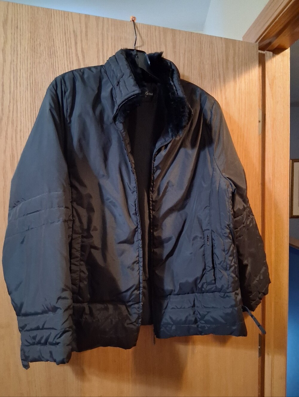puffer jacket with faux fur detatchable collar and pockets Zinos Outerwear Black